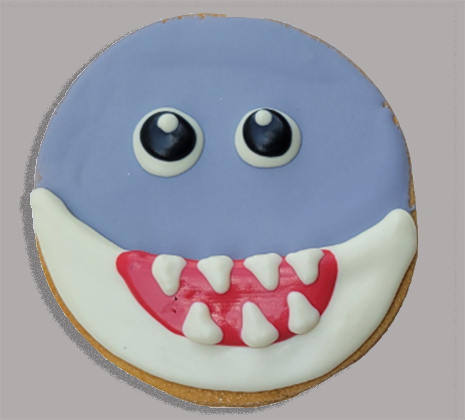 round cookie with shark image